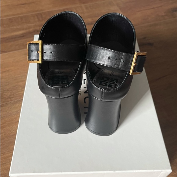 GIVENCHY-AUTHENTIC NWT/Box Black Leather Sandals - Picture 9 of 15
